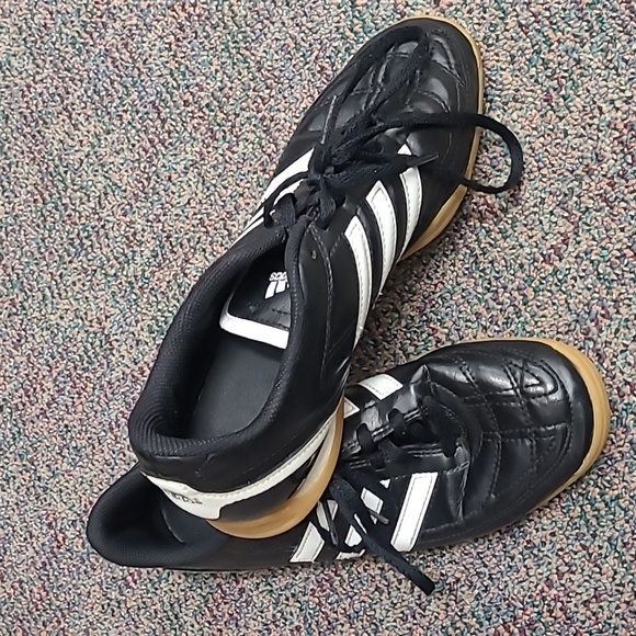 RARE Adidas Davicto IV Black Leather White Gum  Mens Indoor Shoe - Picture 2 of 8
